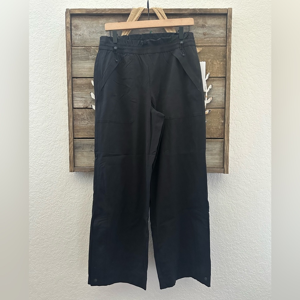 Athleta Trekkie Parachute Black Pants ladies size M‎ NWT